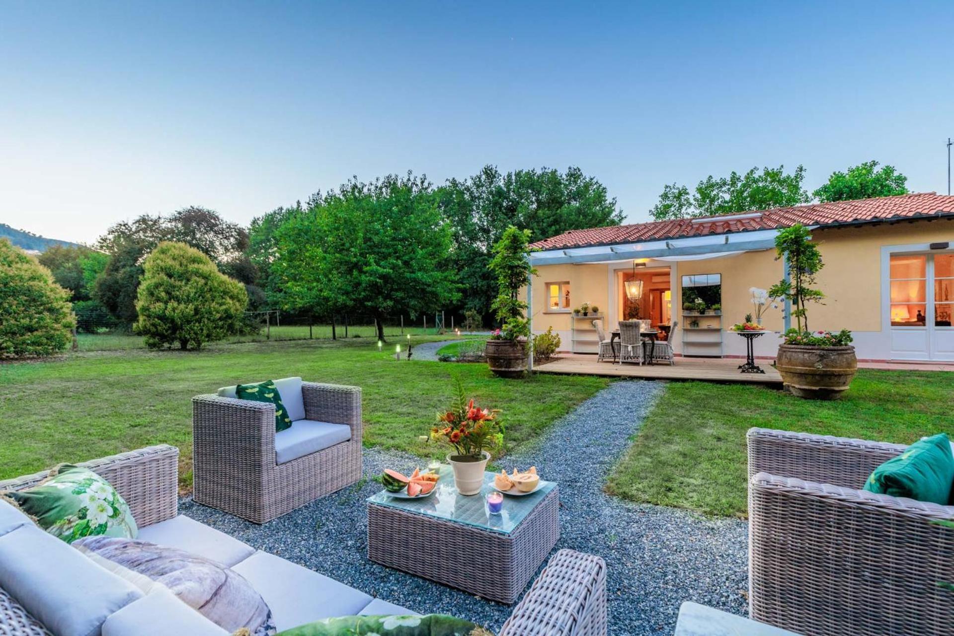 Villa Bassotta, A Charming Cottage Lucca Exterior foto